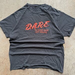 2000s Dare To Stay Off Drugs Skater Shirt Size Large